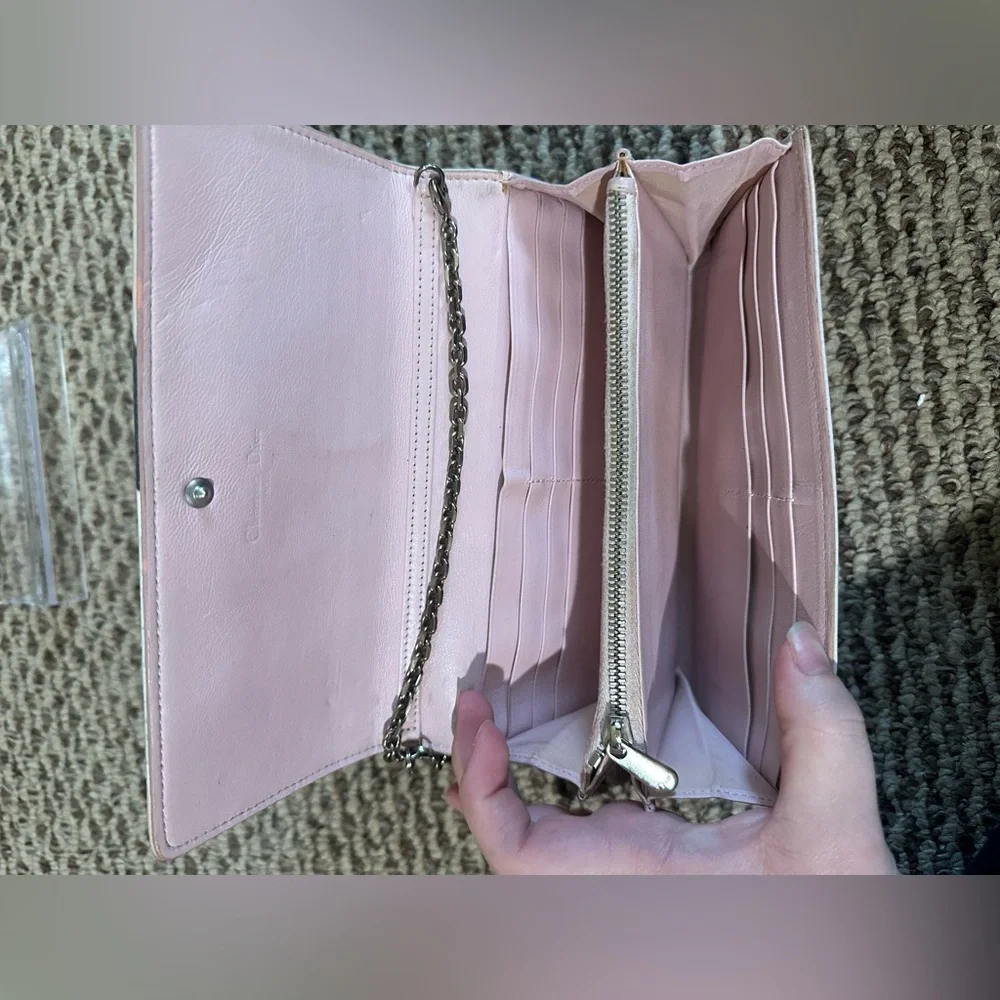 Authenticated Dior Diorissimo Voyaguer Leather Wallet With Chain And Charm